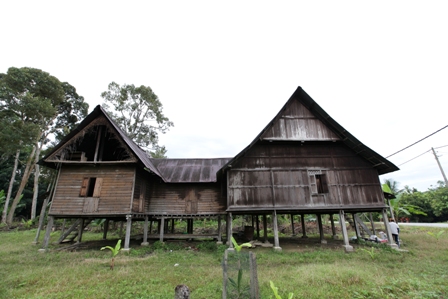 pagar-rumah-dari-gangguan-jin